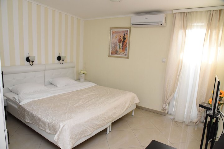 Room 17 of 67
