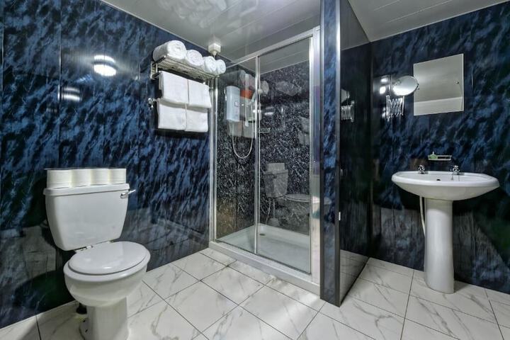 Room 11 of 12