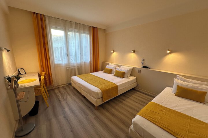 Room 35 of 81