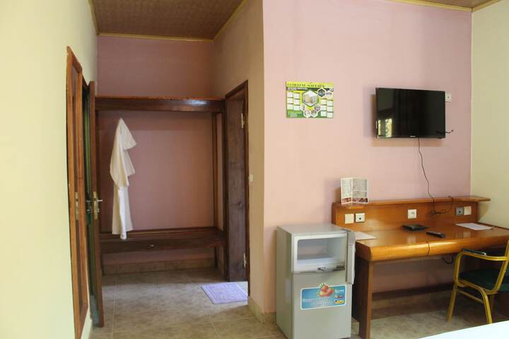 Room 8 of 14
