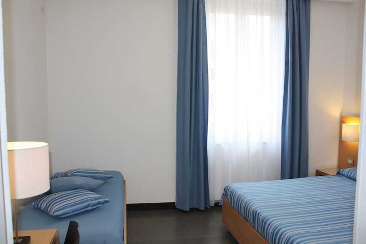 Room 5 of 37