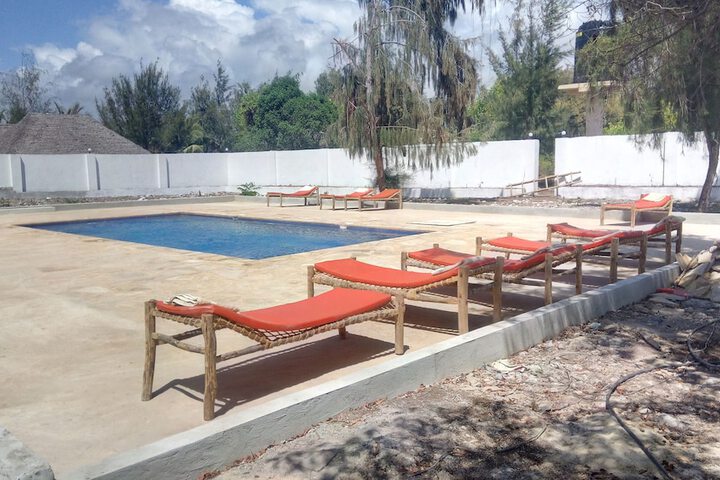 Pool 40 of 92