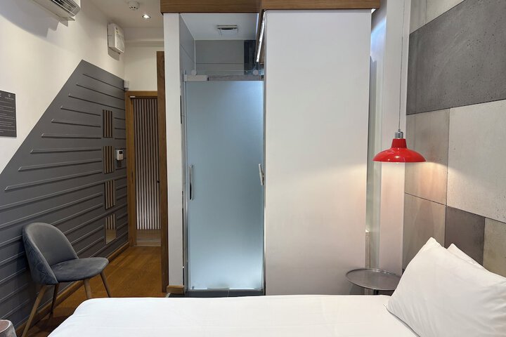 Room 11 of 52