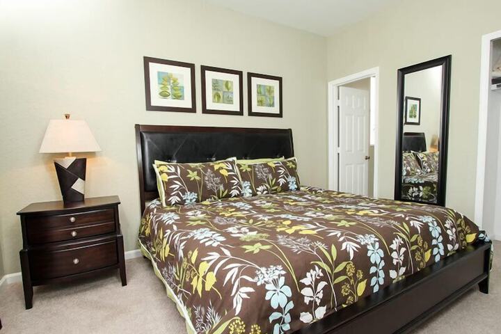Room 6 of 24
