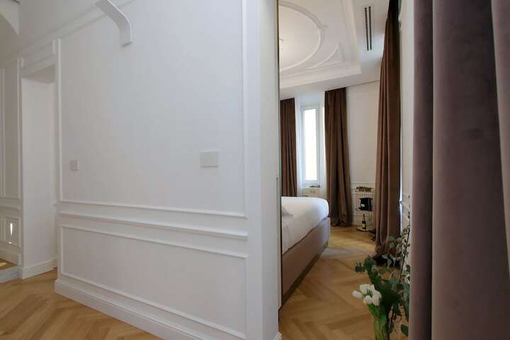 Room 7 of 31