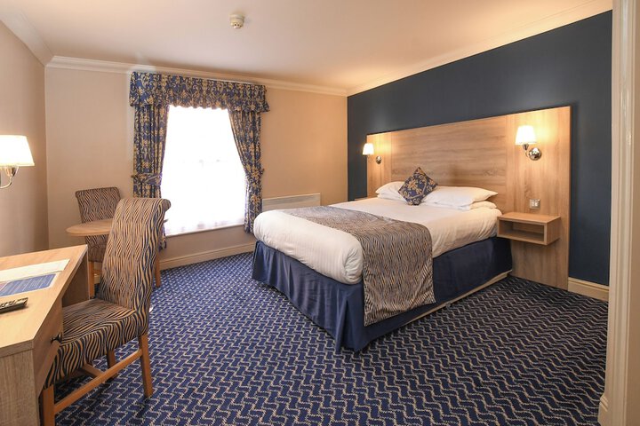 Room 41 of 216