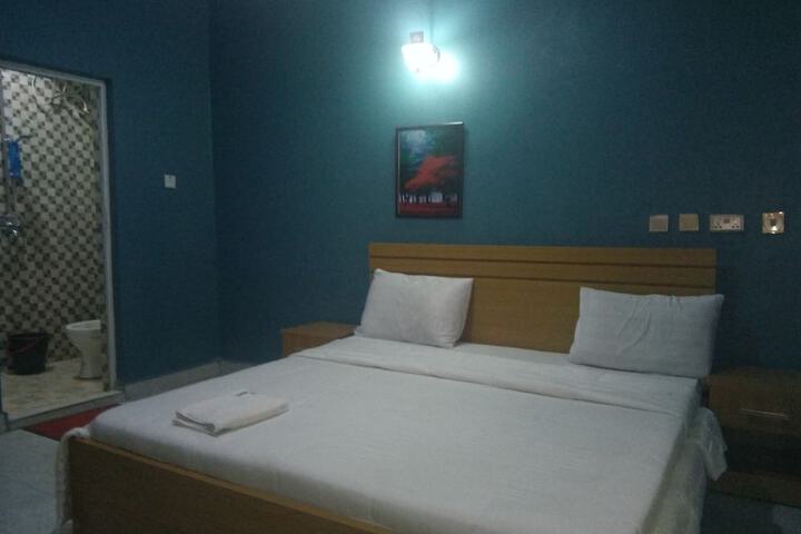 Room 4 of 22