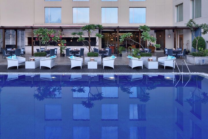 Hotel Pool