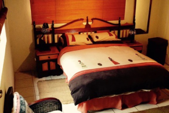 Room 10 of 12