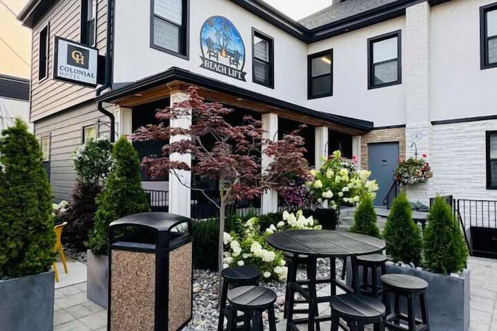 Hotel Exterior 103 of 116