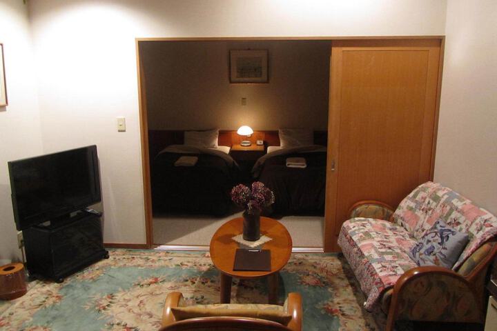 Room 11 of 110