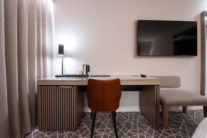 Room 8 of 35