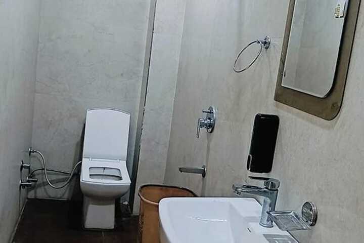 Room 12 of 14