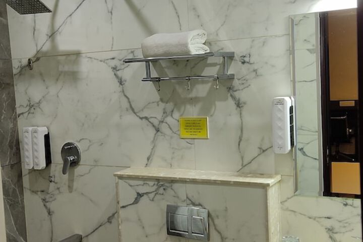 Room 15 of 25