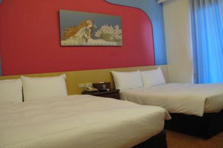 Room 17 of 37