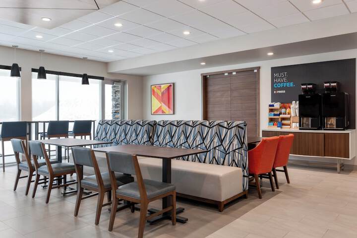 Breakfast/Coffee Service 51 of 62