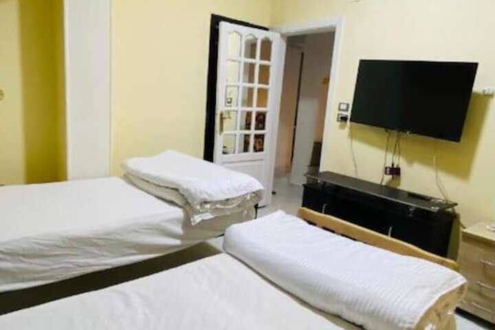 Room 8 of 114