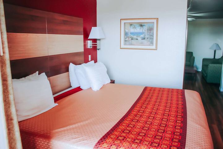 Room 28 of 48