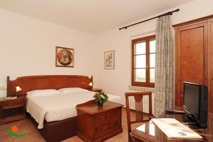 Room 9 of 25
