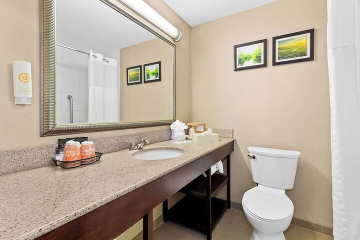 1 Double Bed Suite Accessible (4 of 15)
