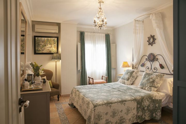 Room 5 of 48