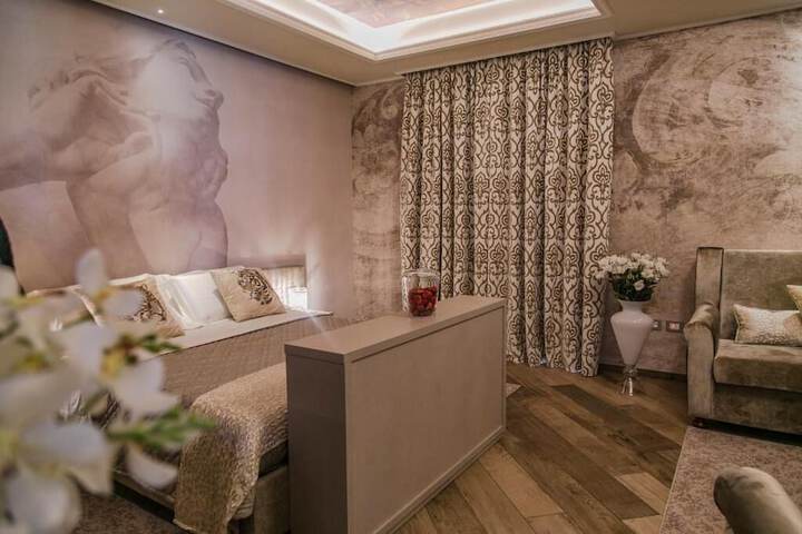 Room 5 of 44
