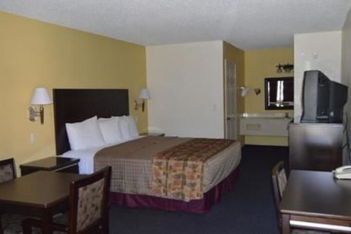Room 9 of 23
