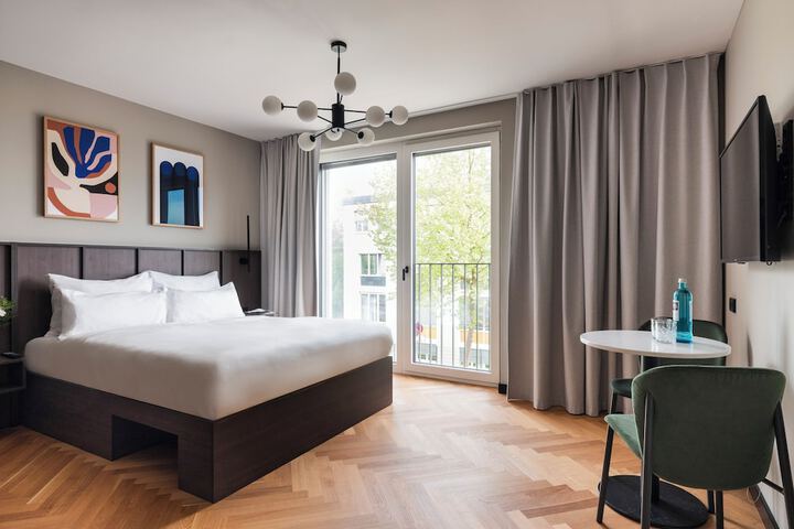 Room 25 of 60