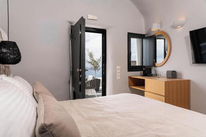 Room 32 of 165