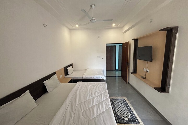 Room 5 of 36