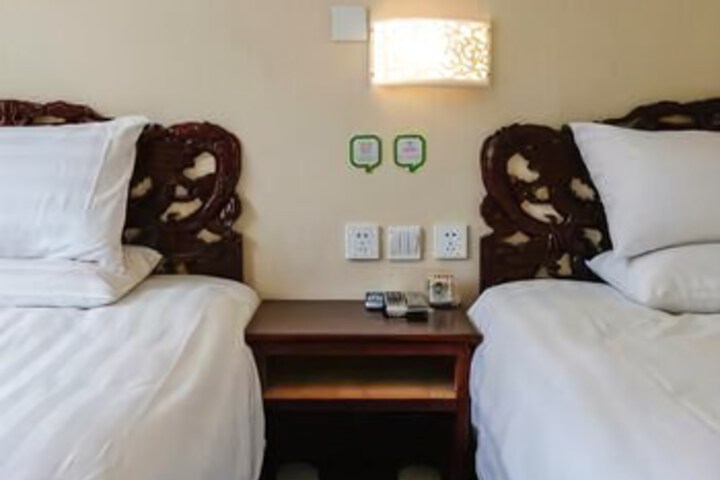 Room 6 of 6