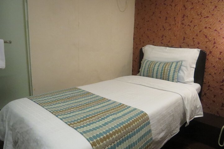Room 18 of 73