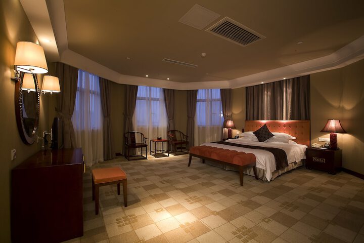 Room 7 of 25