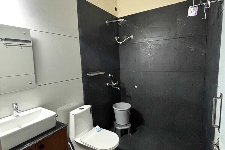 Room 12 of 17