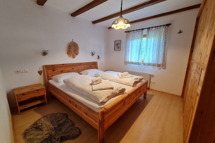 Room 2 of 27