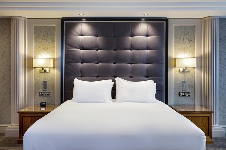 Room 13 of 117