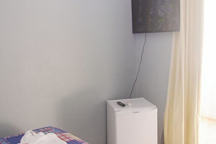 Room 8 of 34