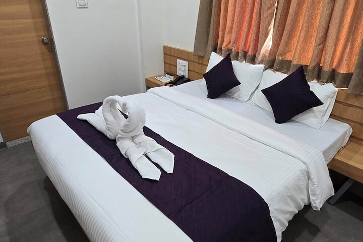 Room 3 of 7