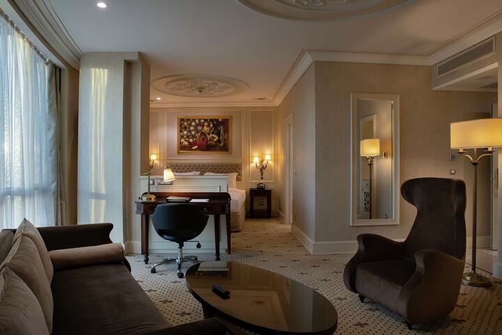 Room 21 of 53