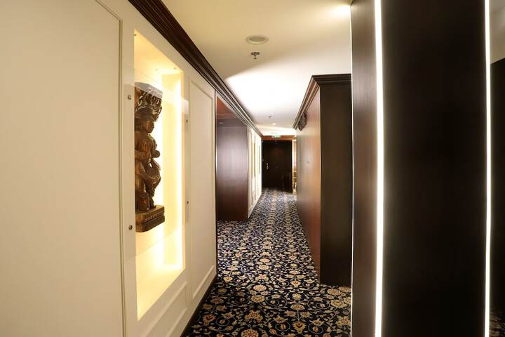 Ballroom/Hall 57 of 70