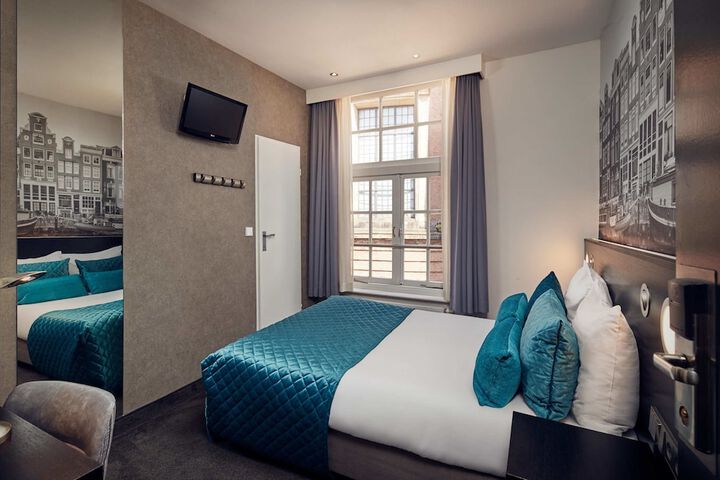Room 7 of 25