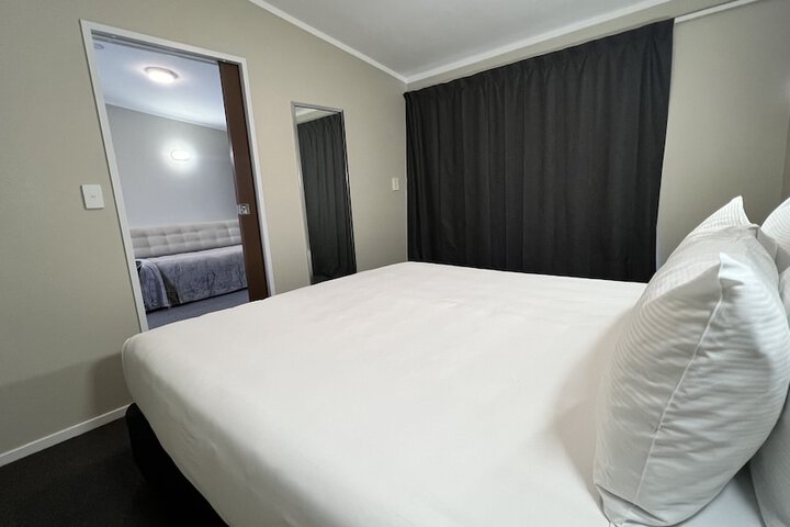 Room 8 of 26
