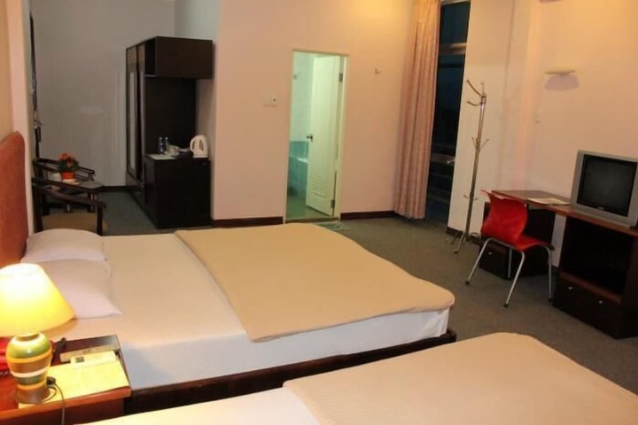Room 15 of 66
