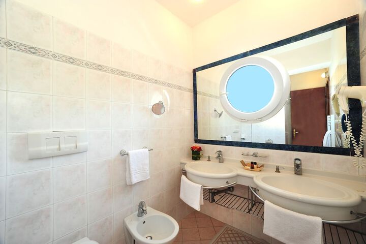 Room 29 of 53
