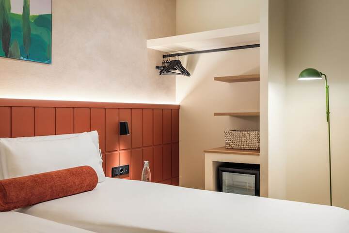 Room 21 of 39