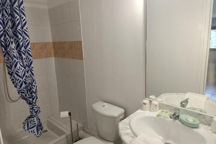Room 4 of 6