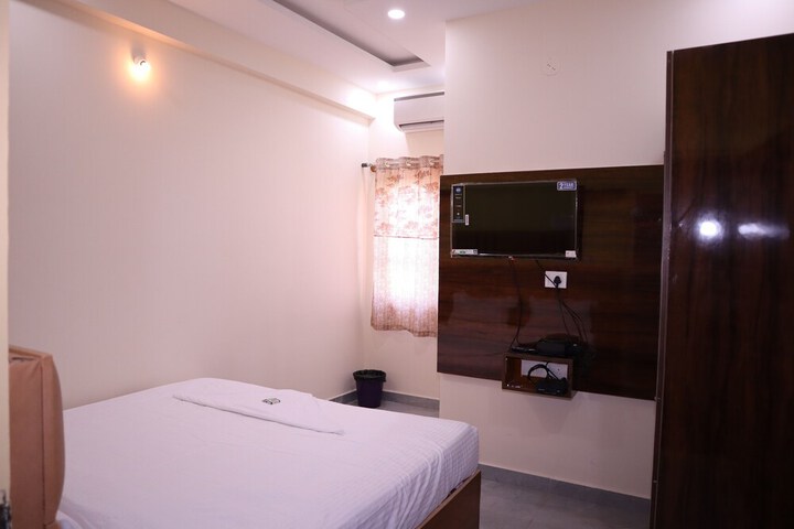 Room 5 of 22