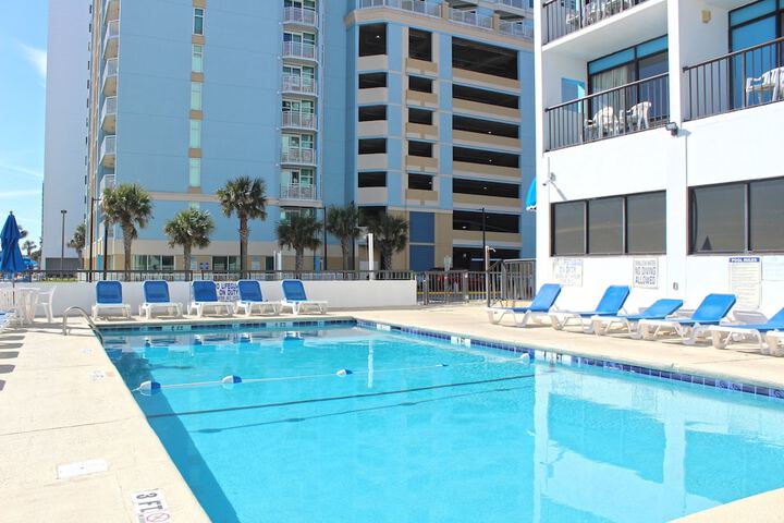 Pool 14 of 25