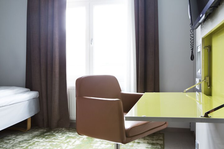 Room 12 of 50