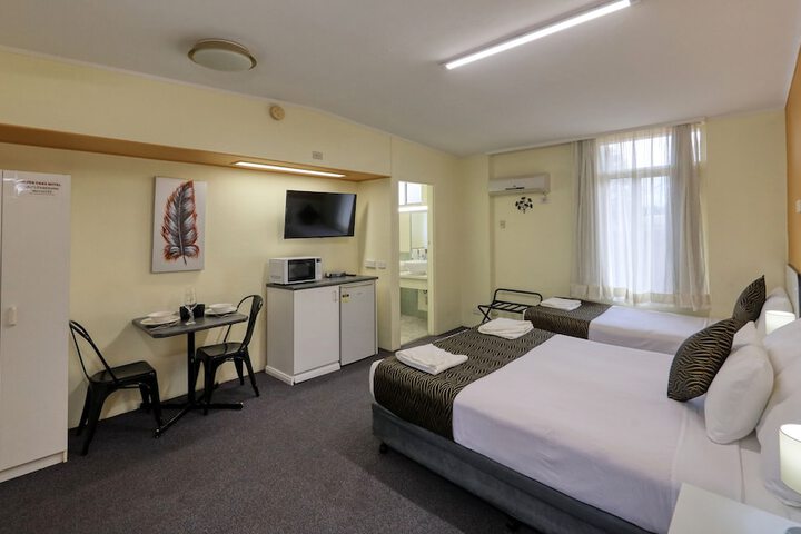 Room 3 of 75